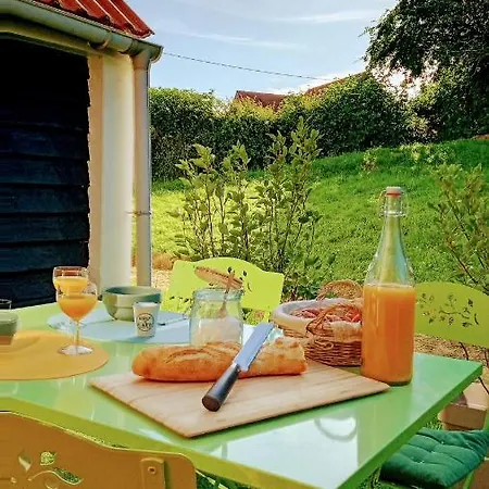 Le Du Marais. Semesterbostad Houlle