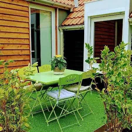 Semesterbostad Le Du Marais. Houlle