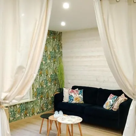 Semesterbostad Le Du Marais. *